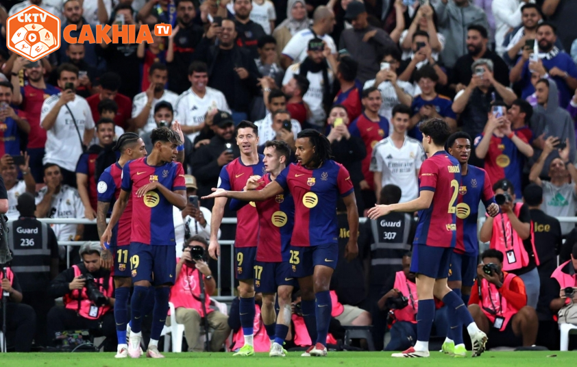 Barcelona đánh bại Real Madrid 5-2 để vô địch Siêu Cúp Tây Ban Nha.